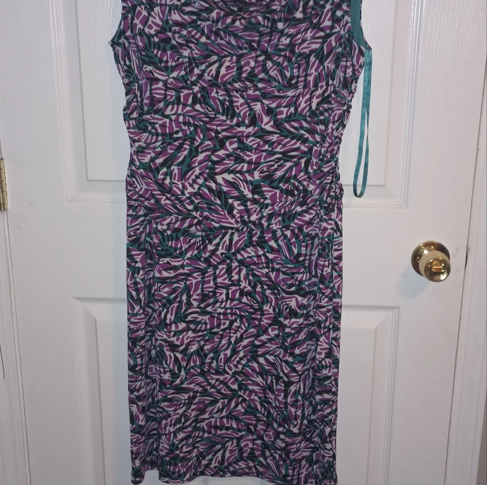 Dress - Picture 3 of 5